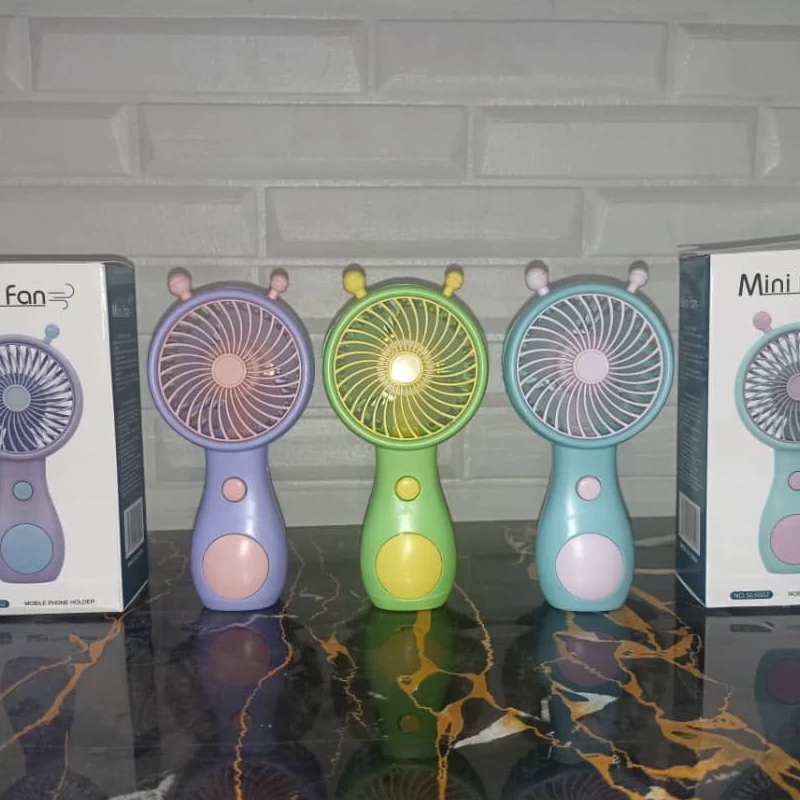 پنکه دستی همراه عروسکی شارژی همراه با سیم شارژ USB پنکه دستی همراه عروسکی شارژی