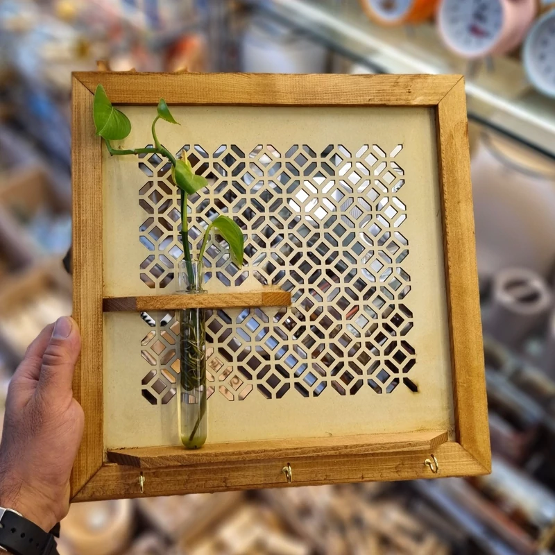 کاور فیوز چوبی حصیری لوزی دارای گلدان