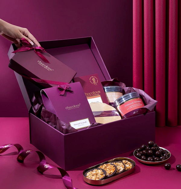 کادوی شب یلدا چی بخریم؟ + 60 ایده متنوع برای هدیه دادن انتخاب بهترین کادو شب یلدا