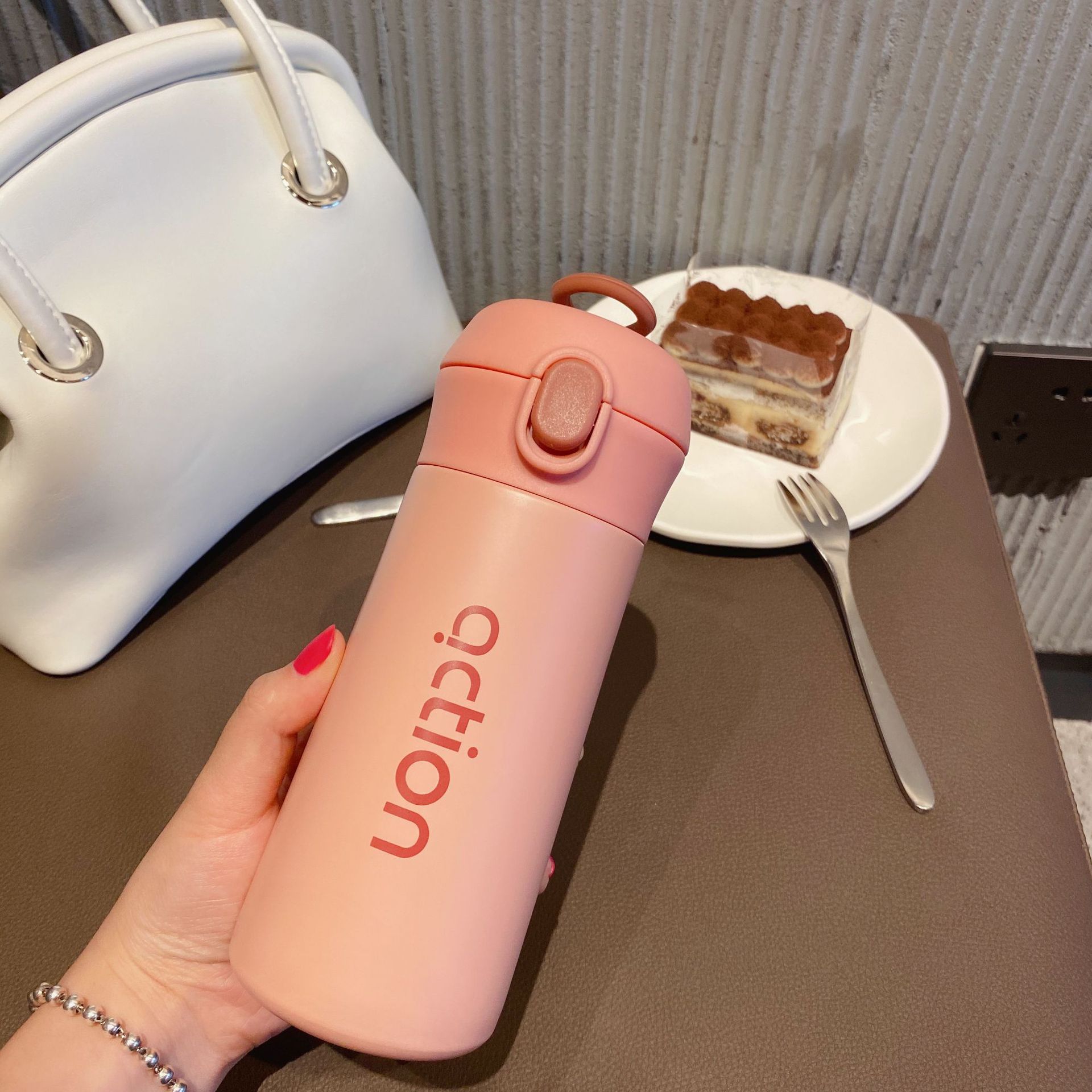 تراول ماگ action 500 میل تراول ماگ نی دار صورتی